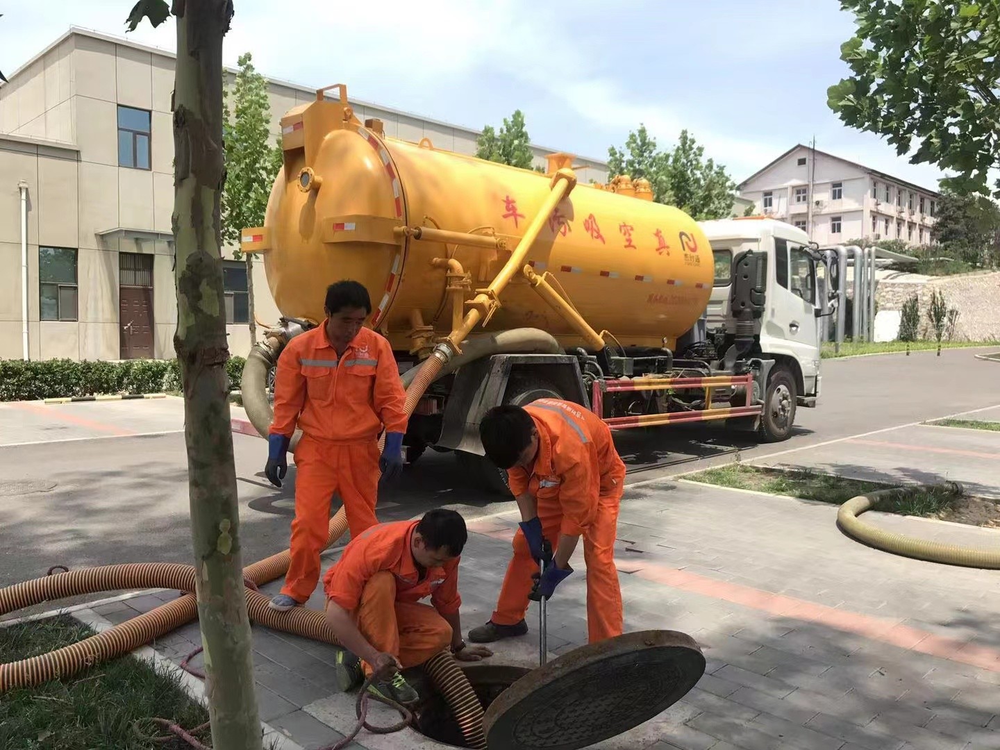 冷水滩化粪池清理与5-8吨吸粪车施工效率分析